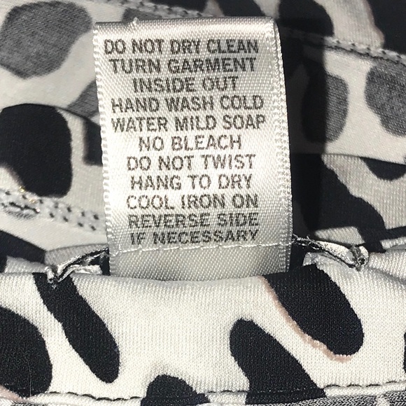 CACHE Black and White Cheetah Print Rouched Top - Picture 7 of 8